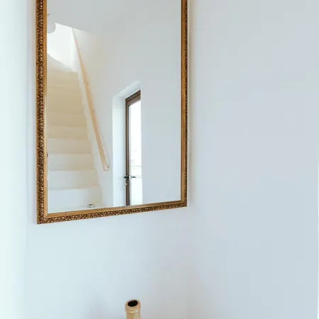 - White Palace Apartment Alliste