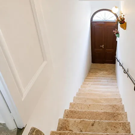 White Palace Dimora Con Terrazze Alliste